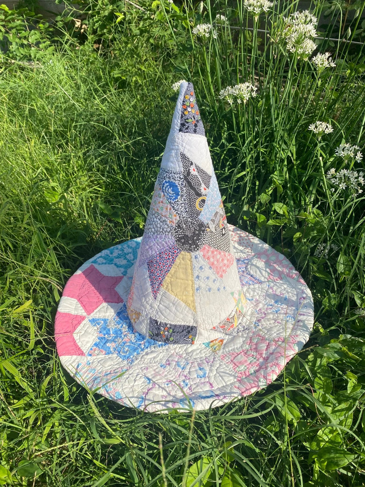 ✨Last day Promotion 🔥-🧙‍♀️ Quilted Witch Hat – Handcrafted Folk Art Style for Unique Halloween Charm 🎃