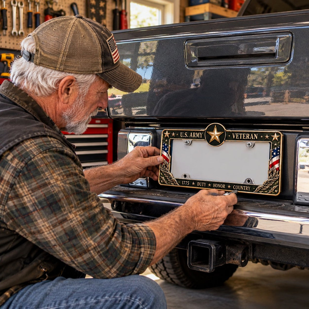 🇺🇸🦅 Honor Their Service – U.S. Military Veteran Commemorative License Plate Frame