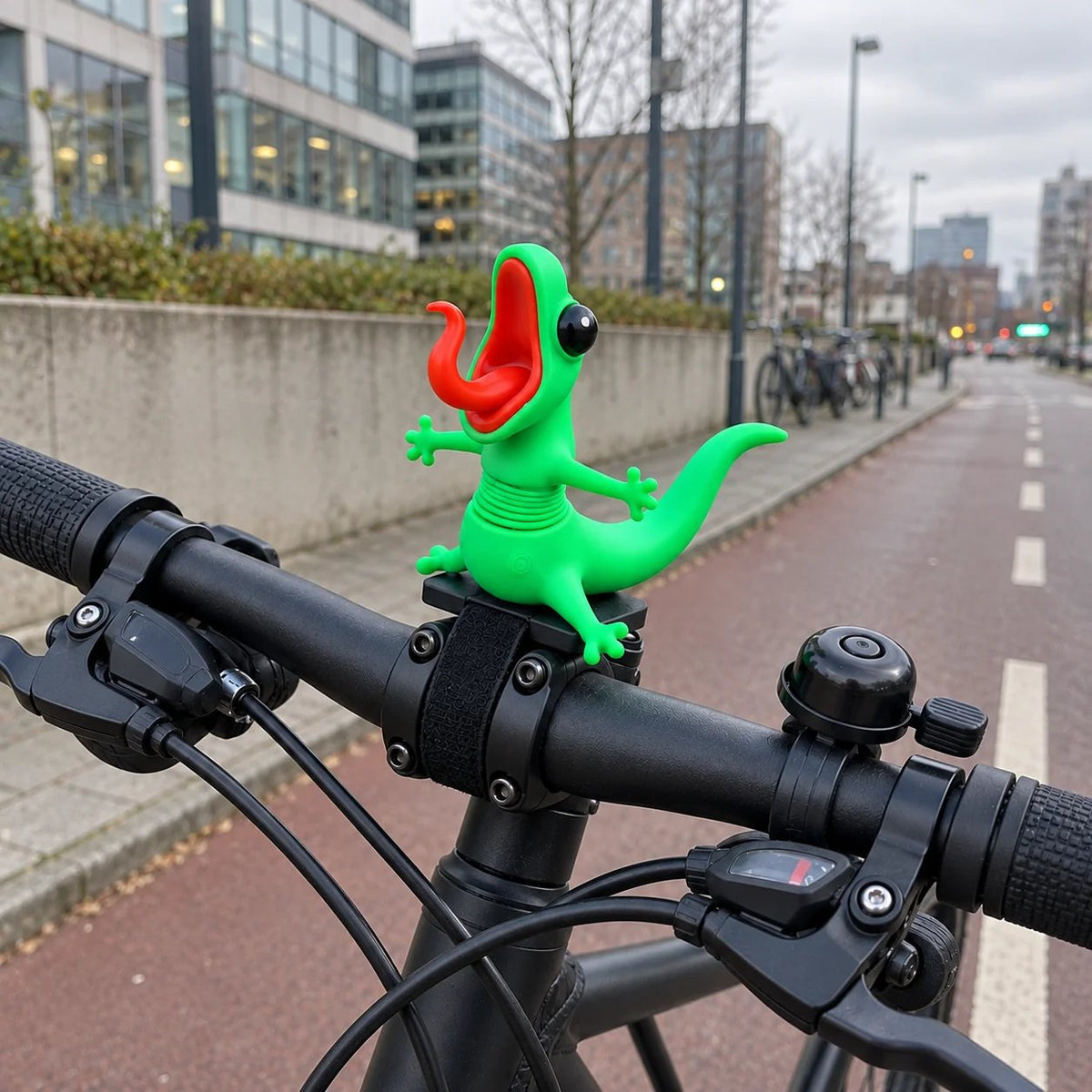 🦎🏍Wobbly Riding Buddy – Car & Motorcycle Decor