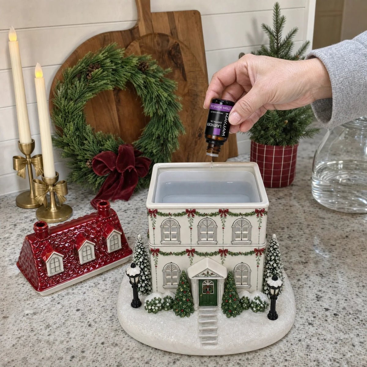 🎄 Christmas Village Aroma Diffuser – Light-Up Ceramic House with Chimney Mist