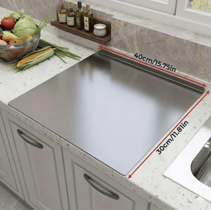 Planche à découper en acier inoxydable avec protection antidérapante, bord sécurisé et surface résistante pour la cuisine et la pâtisserie