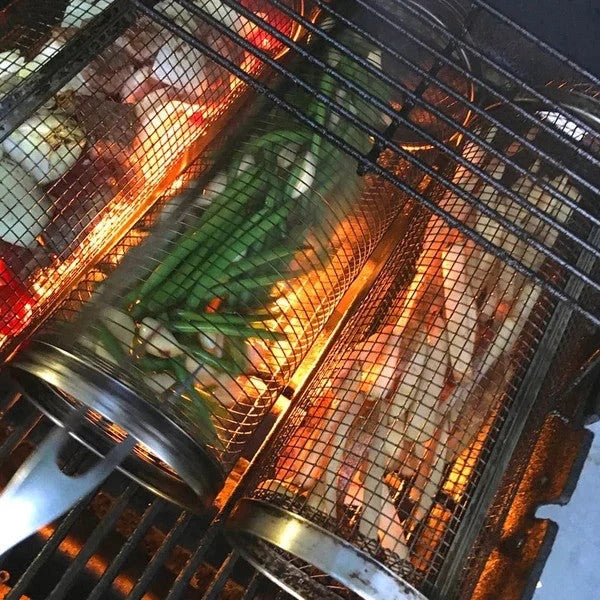 🔥🍖 360° Rolling Grill Basket with Fork – Stainless Steel BBQ Tool 🍴✨
