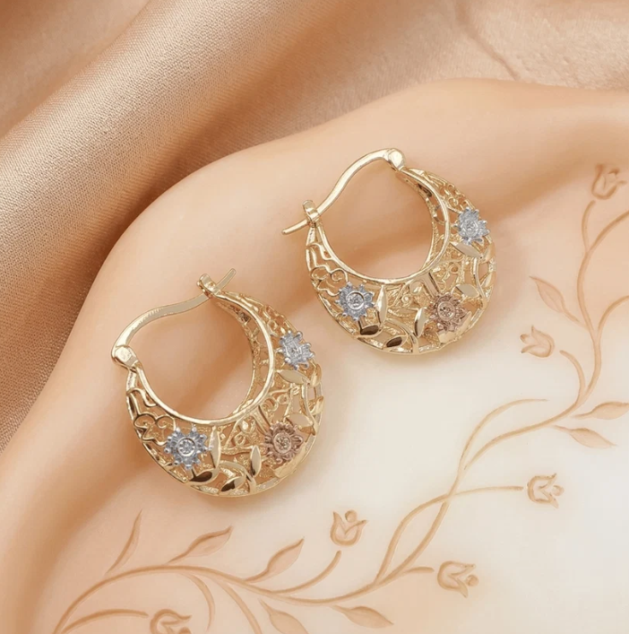 🌸 Vintage 14K Gold Flower Hoop Earrings